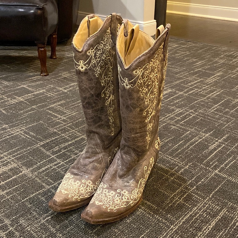 Ladies Western Boots w/ inset Lace Trim